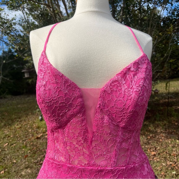 NWT City Studios Fuchsia Sequined Gown Size 11 Juniors - Picture 5 of 15